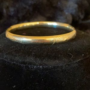 Delicate vintage gold bangel